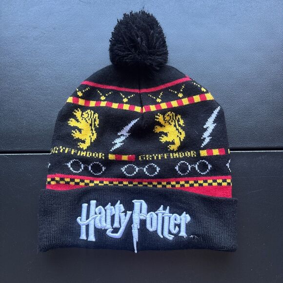 Officially Licensed Warner Bros Harry Potter Gryffindor Beanie - Picture 1 of 4